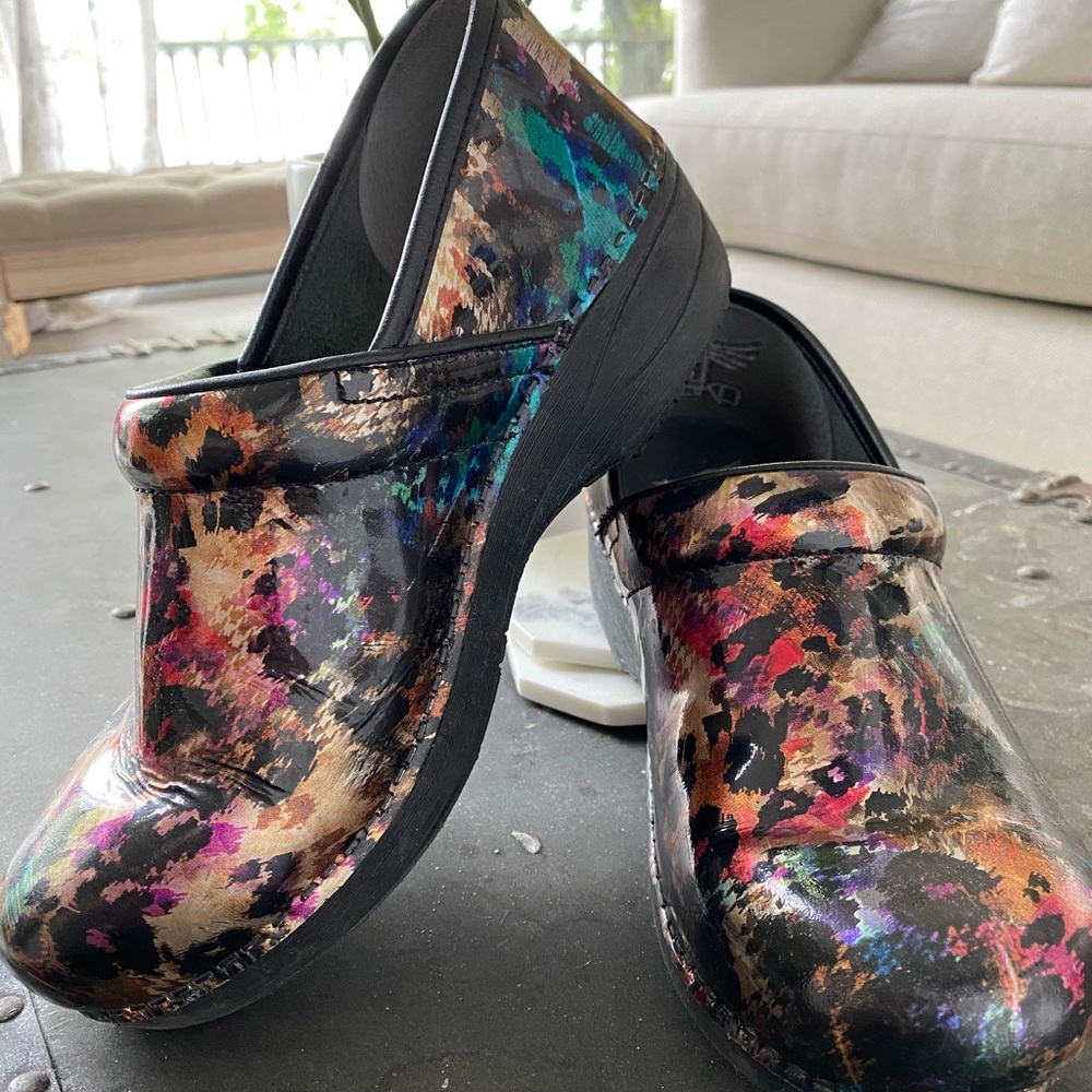 Dansko XP 2.0 Clogs
